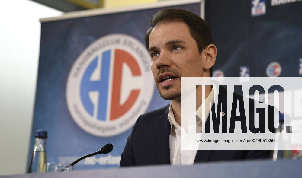 Handball 1 Bundesliga Season 2019 2020 HC Erlangen HCE Press conference Press event Media event Announcement Michael Haaß as new head coach for the coming season Rene Selke Managing Director HC Erlangen HCE