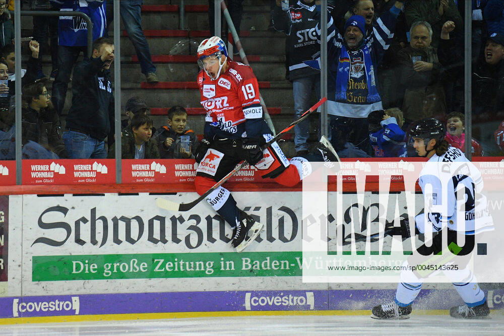 Matthew Carrey Schwenninger Wild Wings GER, ice hockey, DEL, Schwenninger Wild Wings Straubing Tigers, 24 11 2019 Villingen Schwenningen