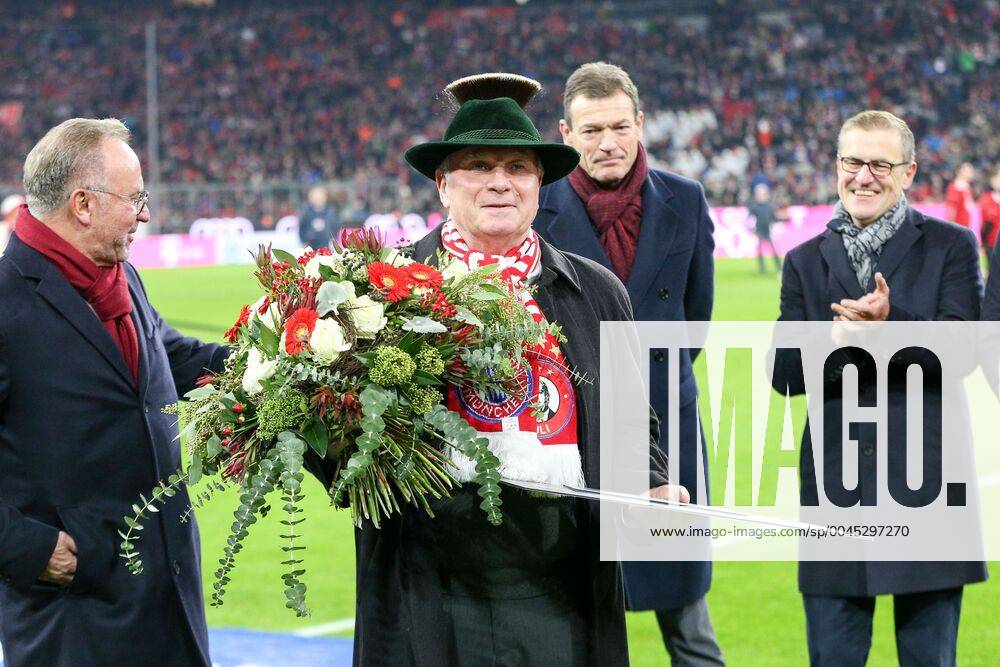 L r Chairman Karl Heinz Rummenigge FC Bayern Muenchen , Honorary President Uli Hoeness FC Bayern Muenchen is honoured and a box named after him the Uli Hoeness Lounge, FC Bayern Muenchen vs. Bayer 04 Leverkusen, 1 Bundesliga, 30 11 2019, DFB regulations prohibit any use of photographs as image sequences and or quasi video Muenchen Bayern Germany