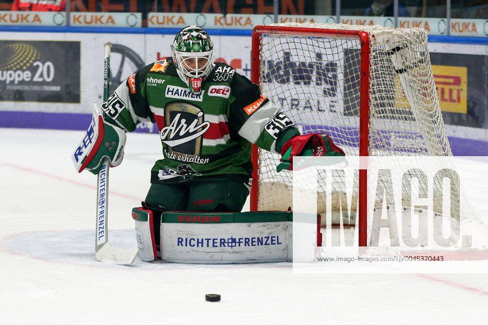 Markus Keller 35 Augsburg Panther has the puck in view, Augsburg Panther vs. EHC Red Bull Munich, Ice Hockey, DEL, 01 12 2019 Augsburg Bavaria Germany