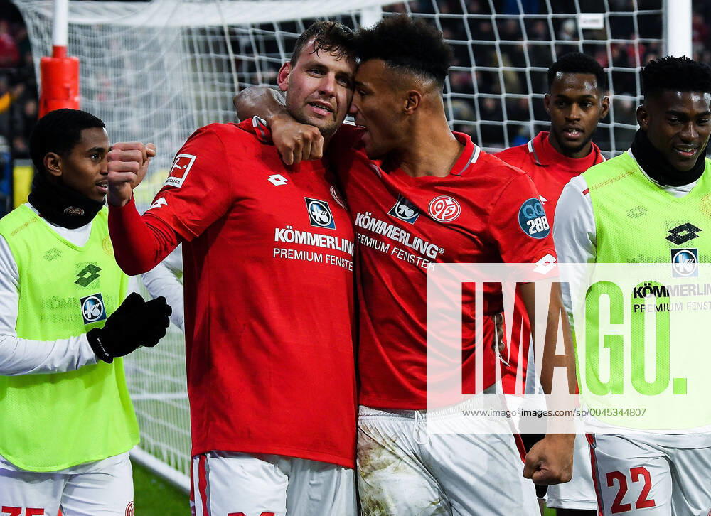 Soccer 1 Bundesliga, 1 FSV Mainz 05 Eintracht Frankfurt v l celebrate the goal, goal celebration to 2 1 for Mainz goal scorer Adam Szalai FSV Mainz 05 , Karim Onisiwo FSV Mainz 05 Photo Jan Huebner Scheiber Mainz