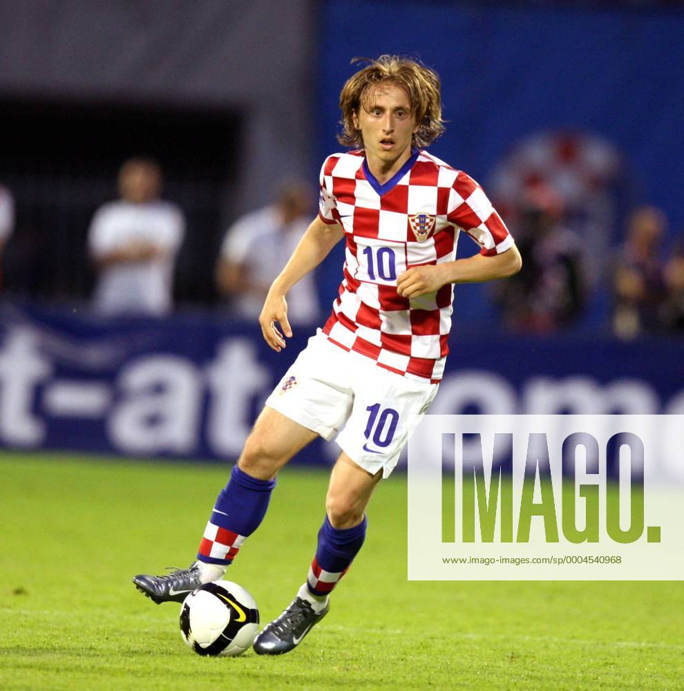 Luka Modric (Kroatien) - Fußball Länderspiel Herren WM Qualifikation 2009, Nationalteam, Nationaltrikot Einzelbild Zagreb Dynamik,