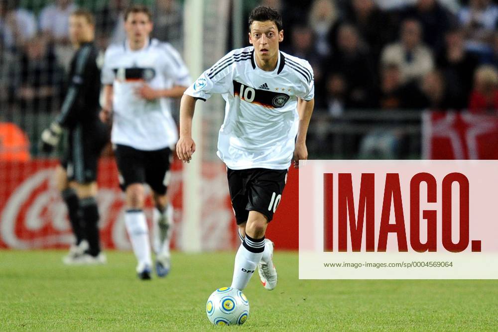 Mesut Özil (Deutschland U21) - Fußball Länderspiel Herren U21 EM 2009, U 21, Nationalteam Nationaltrikot Einzelbild Halmstad Dynamik,