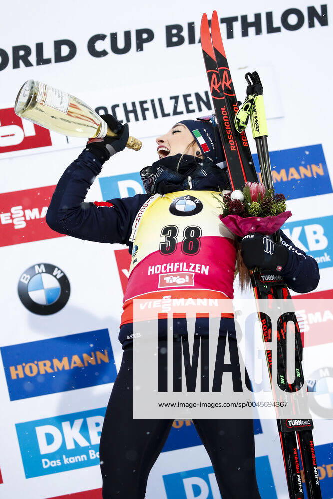 Bilder des Jahres 2019, Sport 12 Dezember BIATHLON - IBU WC Hochfilzen HOCHFILZEN,AUSTRIA,13.DEZ.19 - BIATHLON - IBU World Cup, 7.5km sprint, ladies. Image shows the rejoicing of the winner Dorothea Wierer (ITA). GEPAxpictures xJasminxWalter