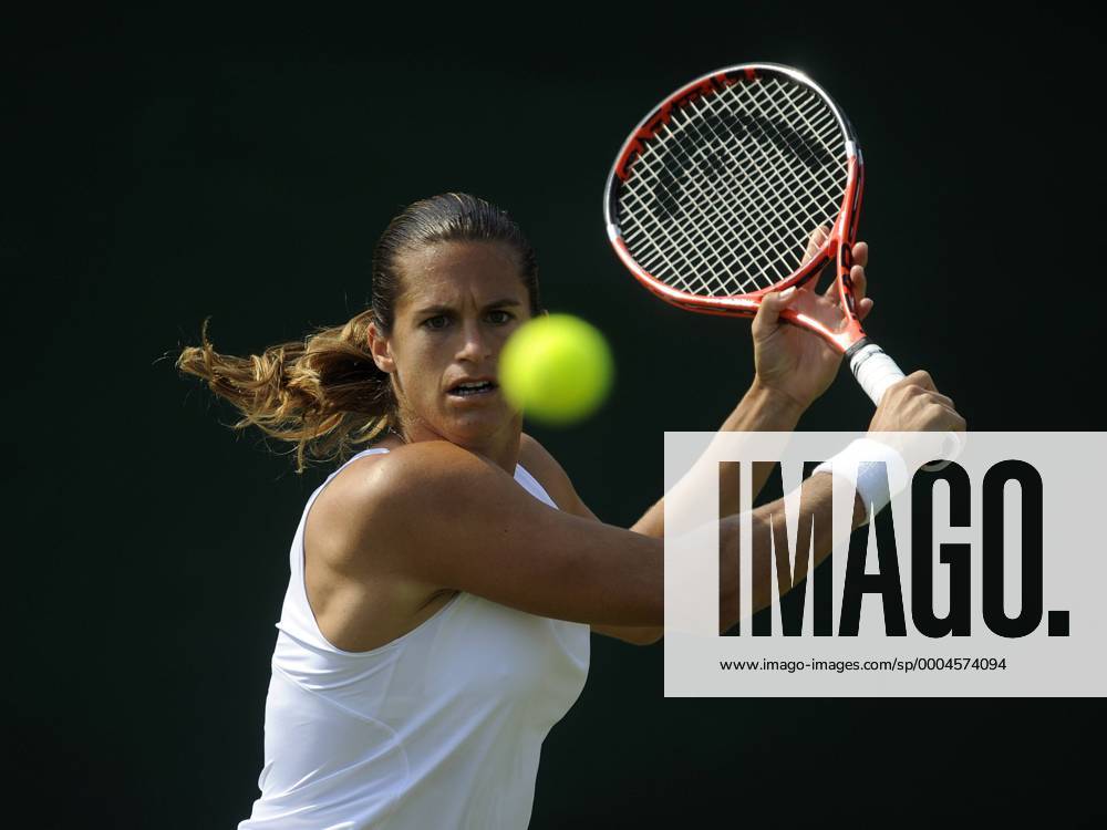 Amelie Mauresmo (Frankreich) Tennis Damen All England Championships 2009, WTA Tour, Grand Slam Einzelbild Wimbledon London Dynamik,