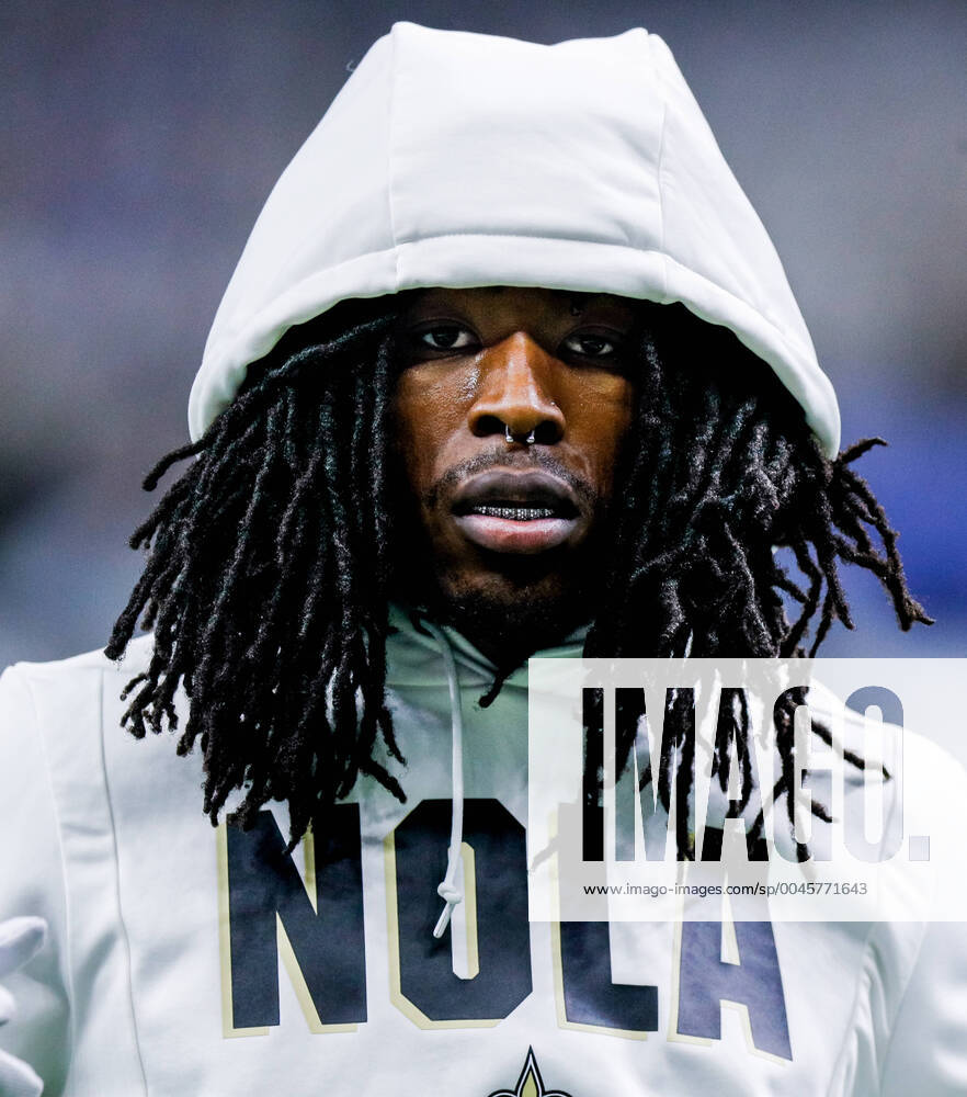 KW51 NEW ORLEANS, LA - DECEMBER 16: New Orleans Saints running back Alvin Kamara (41) warms up against Indianapolis Colts on December 16, 2019 at the Mercedes-Benz Superdome in New Orleans, LA. (Photo by Stephen Lew Icon Sportswire) NFL, American Football Herren, USA DEC 16 Colts at Saints Icon1912169532