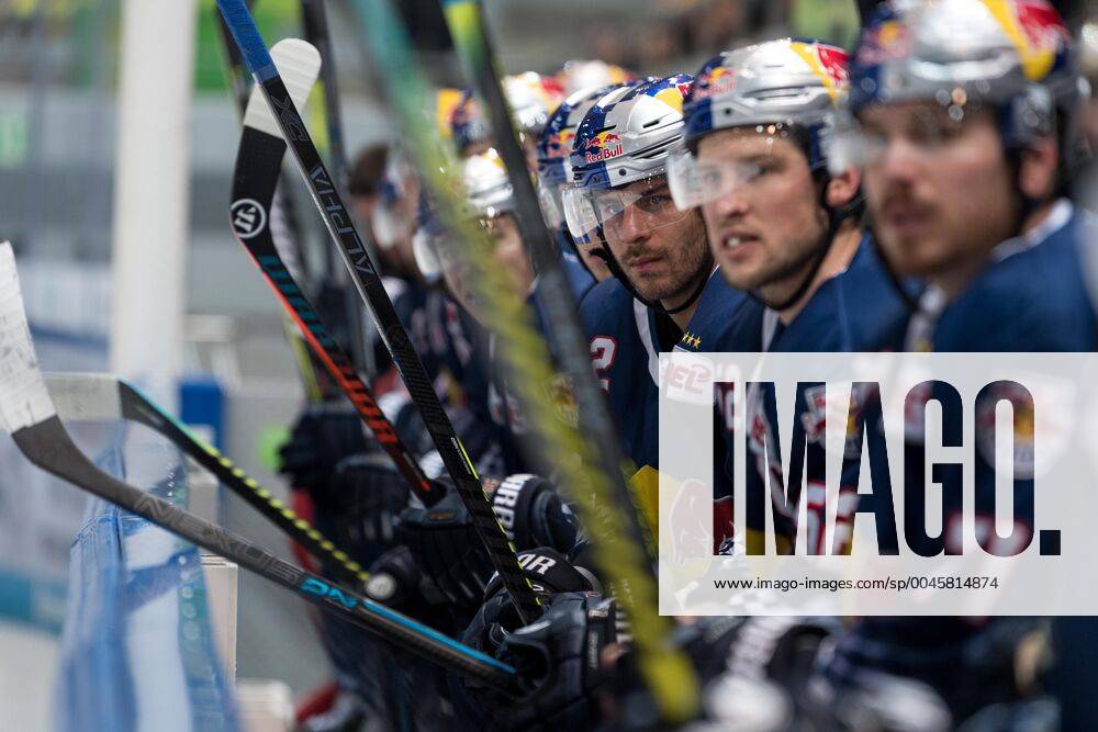 Ice hockey, DEL, EHC Red Bull Munich Augsburg Panther In the picture Yasin EHLIZ EHC Red Bull Munich, 42 on the Bank Munich Olympic ice stadium Munich Bavaria Germany