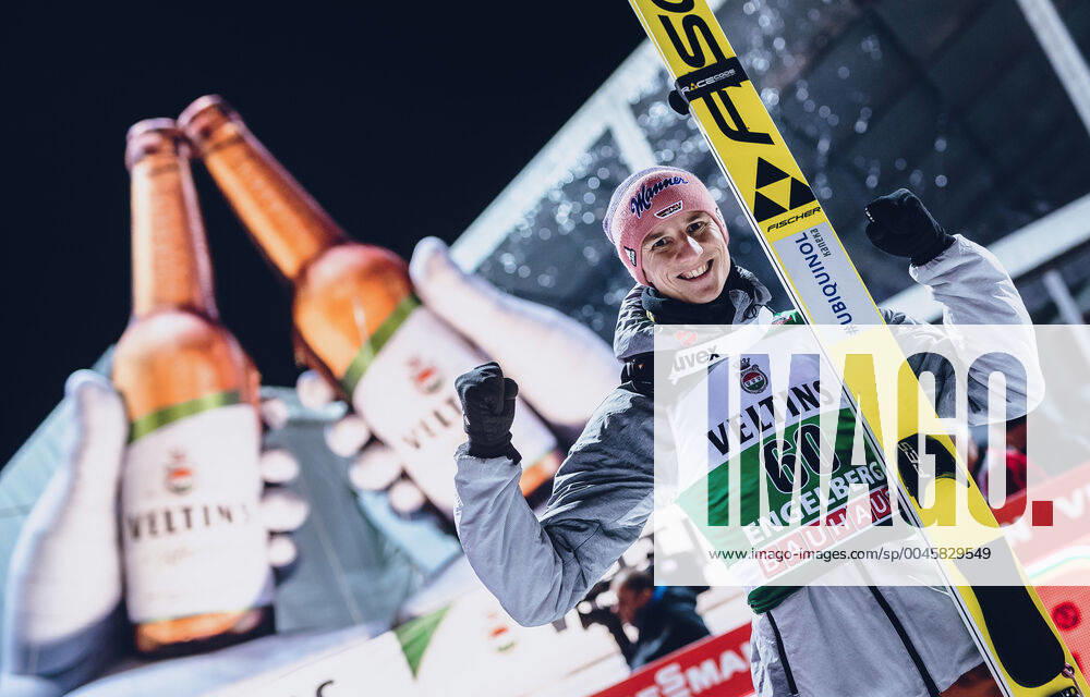 Gross Titlis ski jump, Engelberg, SUI, FIS World Cup ski jumping, Engelberg, award ceremony, in picture 3 place arl Geiger GER 3rd placed Karl Geiger of Germany during the winner Ceremony for the men s FIS Skijumping World Cup at the Gross Titlis ski jump in Engelberg, Switzerland on 2019 12 21 Engelberg EP_fei