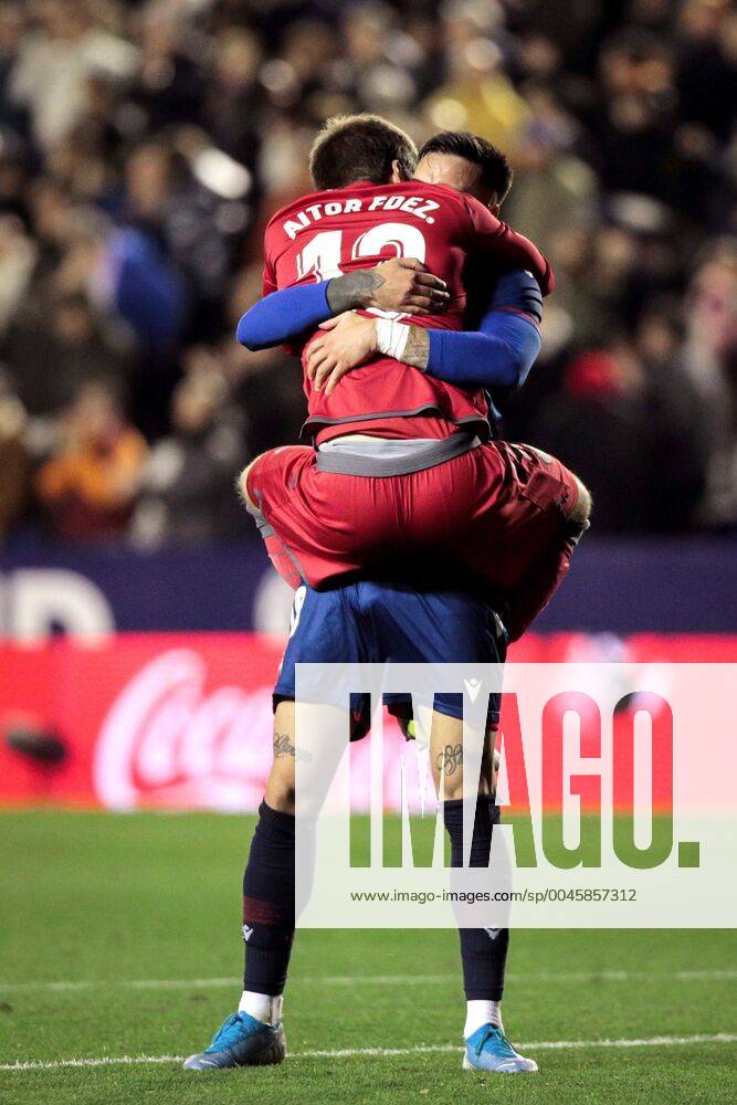 KW51 Levante s goalkeeper Aitor Fernandez and teammate Cabaco celebrate their third goal against Celta Vigo during the Spanish LaLiga Primera Division soccer match between Levante U.D and Celta Vigo played at the Ciutat de Valencia stadium in Valencia, Spain, 22 December 2019. Levante U.D vs R.C Celta Vigo !ACHTUNG: NUR REDAKTIONELLE NUTZUNG!