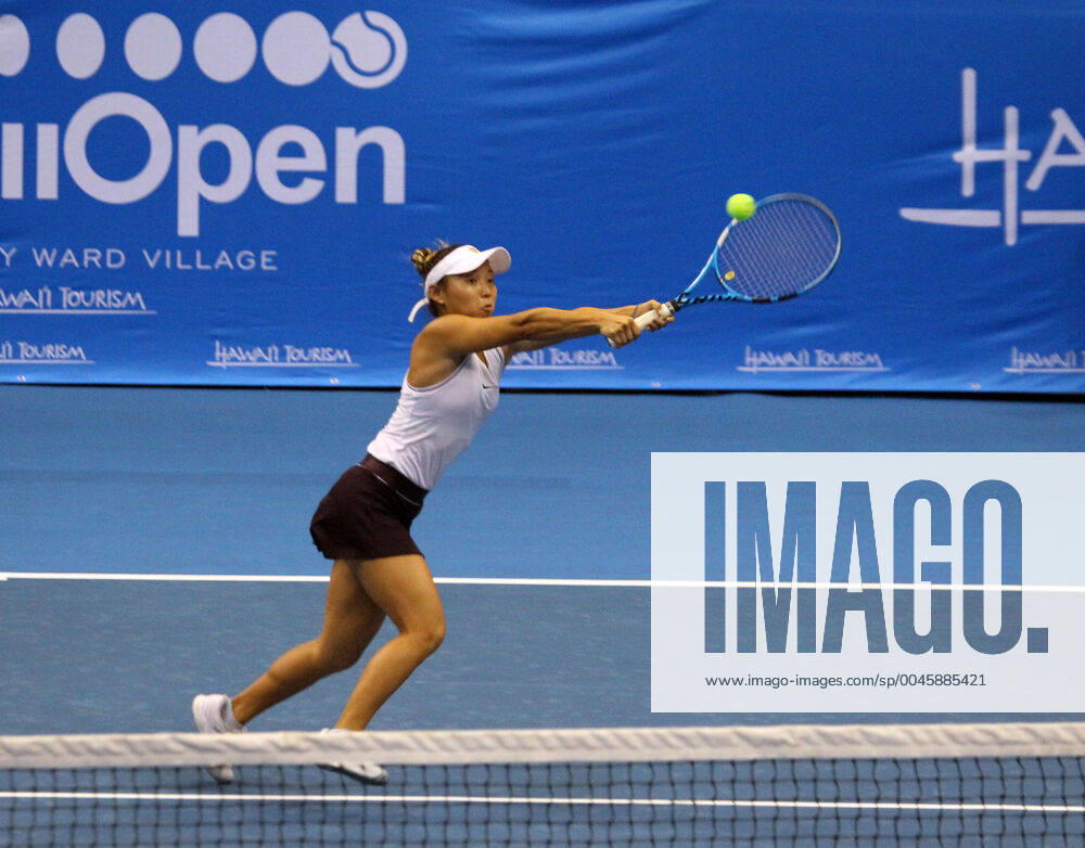 Alyssa Tobita returns a volley during the Hawaii Open invitational tournament match between 152nd ranked Yanina Wickmayer (Belgium) and unranked local product Alyssa Tobita (USA) of Mililani and University of Oregon alum at the Stan Sheriff Center in Honolulu, HI - CSM. Tennis 2019: Hawaii Open DEC26 - ZUMAc04_ 20191226_zaf_c04_090