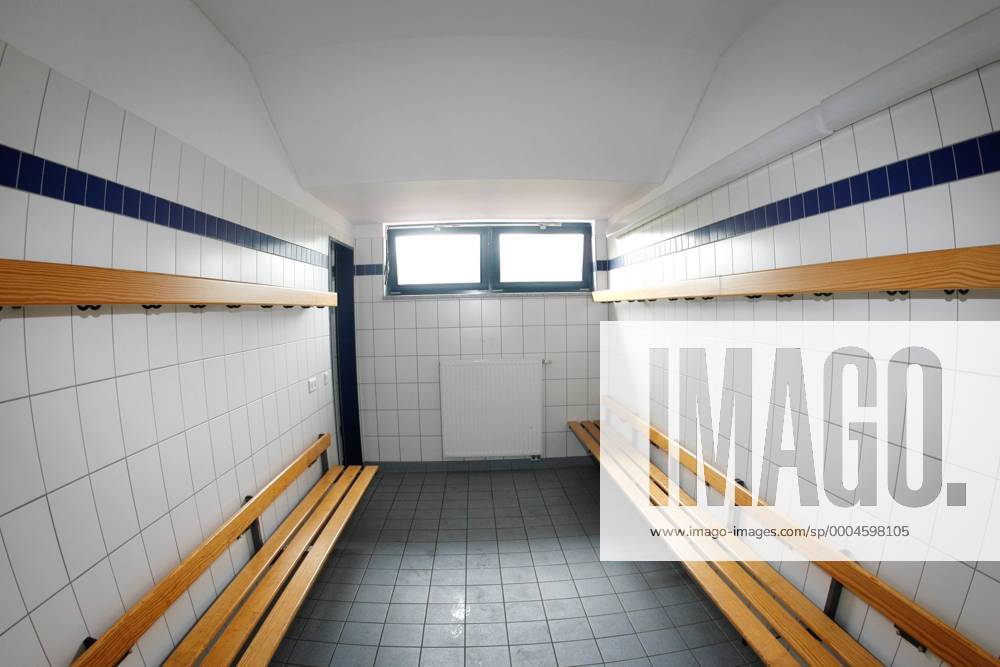 Umkleidekabine im Stadion am Bad, Heimspielstätte von RB Leipzig - Fußball Herren NOFV Oberliga Süd Nordost 2009 2010, Fotostory, Stadionstory Totale Stadion am Bad o0 Red Bull Markranstädt Leipzig