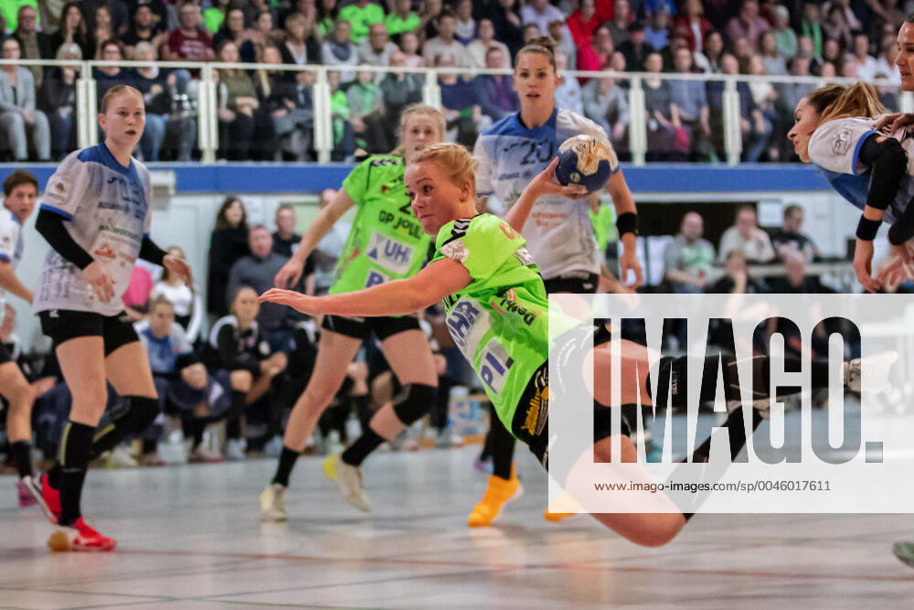 TSV Nord Harrislee vs. Thueringer HC, Handball, DHB Cup, Quarterfinal, 08 01 20 Handewitt Ronja Antonia Run No 15, TSV Nord Harrislee in attack
