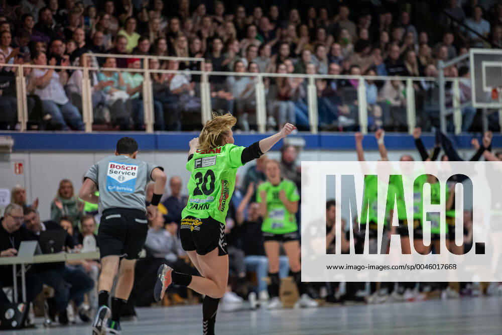 TSV Nord Harrislee vs. Thueringer HC, Handball, DHB Cup, Quarterfinal, 08 01 20 Handewitt cheers Torjubel at Katharina Rahn No 20, TSV Nord Harrislee