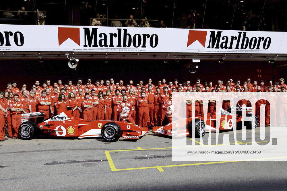 SCHUMACHER Michael F1 Team Scuderia Ferrari with Team FERRARI and BARRICHELLO Rubens GP of Spain 2002 in Barcelona on 26 04 2002 in Barcelona