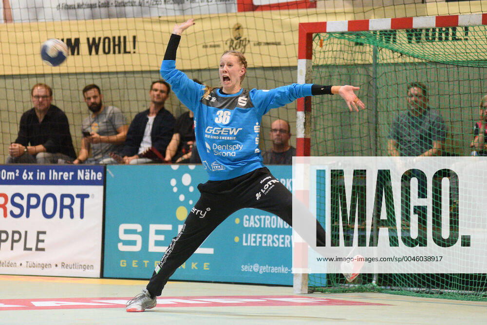 Helen van Beurden HSG Bensheim Auerbach 36 in goal TusSies Metzingen, Handball, HBF, DHB Cup match, 10 01 2020, Photo TBaur Eibner TusSies Metzingen vs HSG Bensheim Auerbach Metzingen