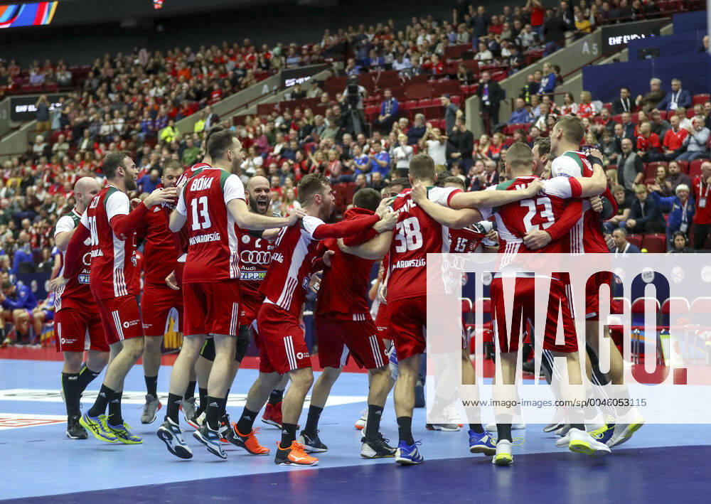 MALMO 20200111 The Hungarian team celebrate their win 26 25 during the Men s EHF EURO 2020 Handball group E match preliminary round between Hungary and Russia in Malmo Arena Saturday Jan 11, 2020 Photo Andreas Hillergren TT kod 10600 Malmo Sweden