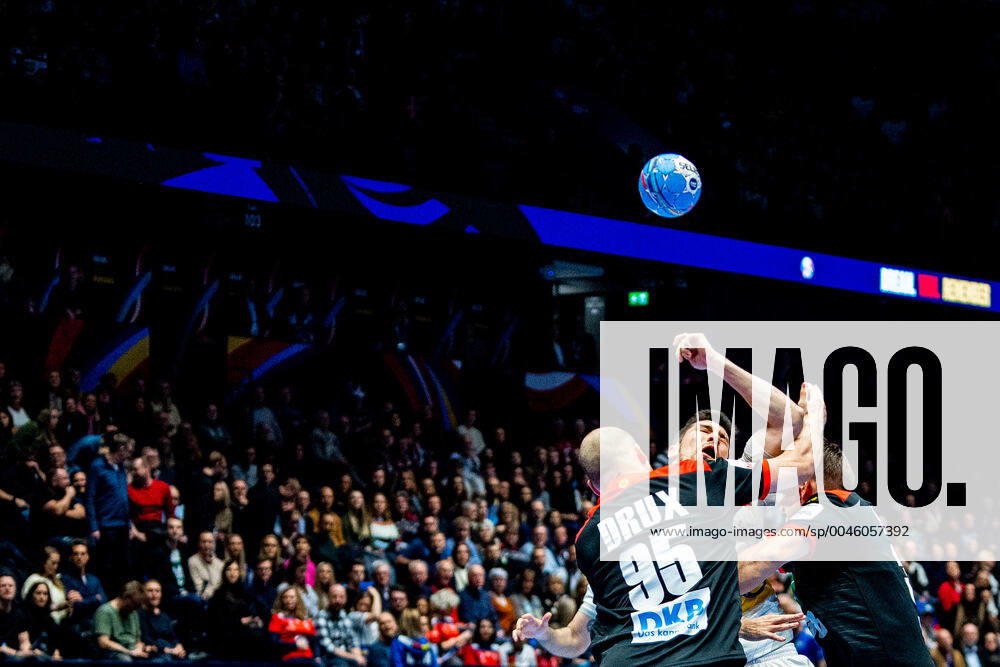 Paul Drux of Germany and Alex Dujshebaev Dovichebaeva of Spain during the EHF European Handball Championship match between Spain and Germany on January 11, 2020 in Trondheim Photo Vegard Wivestad Grott BILDBYRAN code VG 170462 bbeng handball handball handball handball in the 2020 European mens handball championship 2020 em 2020 handballs em 2020 ehf euro 2020 spain spain germany germany germany,