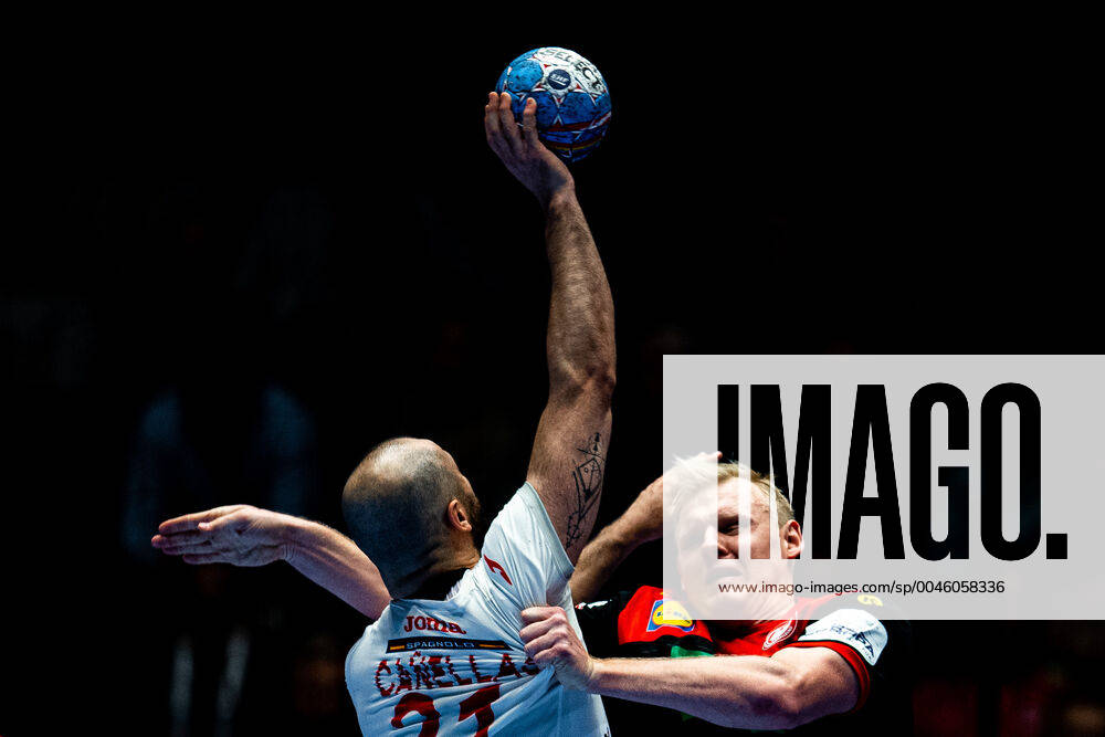 Joan Canellas Reixach of Spain and Patrick Wiencek of Germany during the EHF European Handball Championship match between Spain and Germany on January 11, 2020 in Trondheim Photo Vegard Wivestad Grott BILDBYRAN code VG 170462 bbeng handball handball handball handball in the 2020 European mens handball championship 2020 em 2020 handballs em 2020 ehf euro 2020 spain spain germany germany germany,