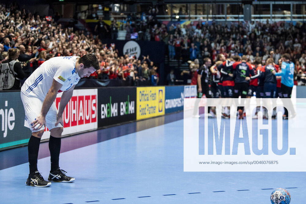 Romain Lagarde of France looks dejected after the EHF European Handball Championship match between France and Norway on January 12, 2020 in Trondheim Photo Vegard Wivestad Grott BILDBYRAN code VG 170465 bbeng handball handball handball handball em 2020 european mens handball championship 2020 em 2020 handbolls em 2020 ehf euro 2020 norway norway france depp dejected,