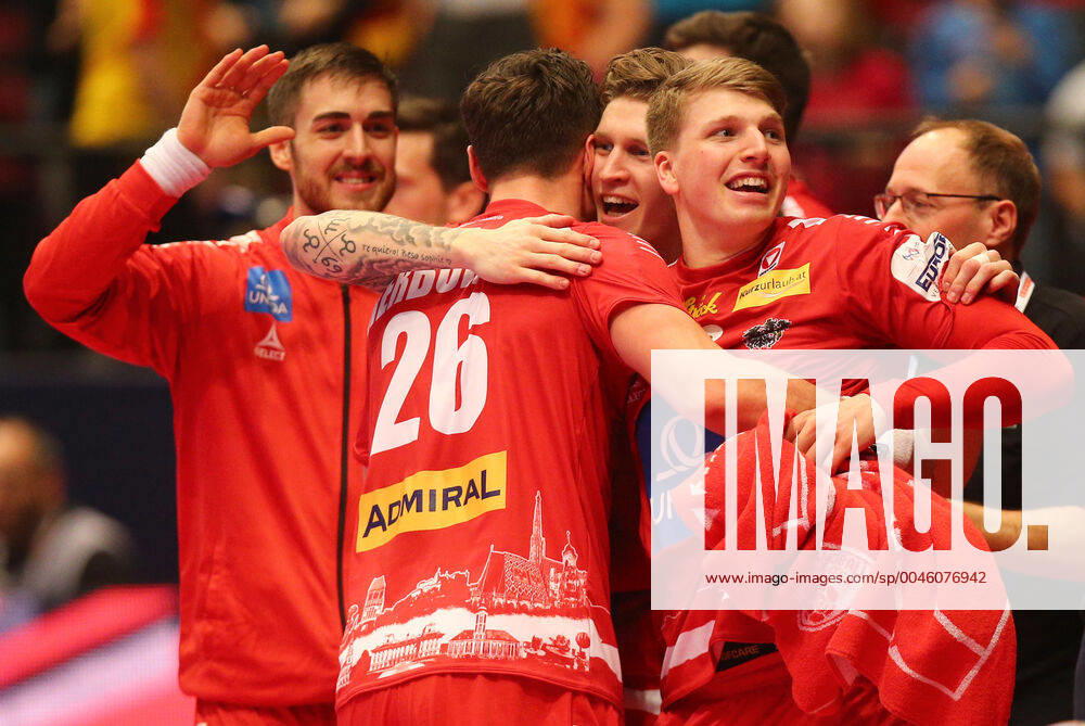 HANDBALL - EHF EURO 2020, AUT vs UKR VIENNA,AUSTRIA,12.JAN.20 - HANDBALL - EHF European Men s Handball Championship 2020, group stage, Austria vs Ukraine. Image shows the rejoicing of Lukas Herburger (AUT) and Lukas Hutecek (AUT). GEPAxpictures xChristianxOrt