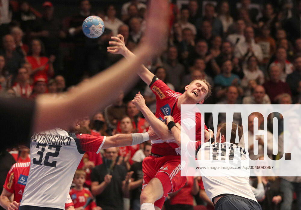 HANDBALL - EHF EURO 2020, AUT vs UKR VIENNA,AUSTRIA,12.JAN.20 - HANDBALL - EHF European Men s Handball Championship 2020, group stage, Austria vs Ukraine. Image shows Nikola Bilyk (AUT), Stanislav Zhukov (UKR) and Vladyslav Ostroushko (UKR). GEPAxpictures xChristianxOrt