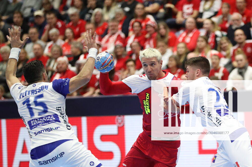 Iceland s Alexander Petersson Elvar Orn Jonsson against Russia s Gleb Kalarash during the Men s European Handball Championship, preliminary round Group E, match between Iceland and Russia at Malmo Arena, Sweden, on Monday Jan 13, 2020 Photo Andreas Hillergren TT code10600 Malmo Sweden