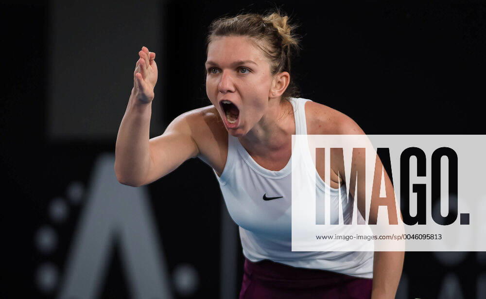 Simona Halep of Romania in action during the second round at the 2020 Adelaide International WTA, Tennis Damen Premier tennis tournament against Ajla Tomljanovic of Australia 2020 Adelaide International, Tennis, Adelaide, Australia, Jan 14 - ZUMAa181 20200114_zaa_a181_103