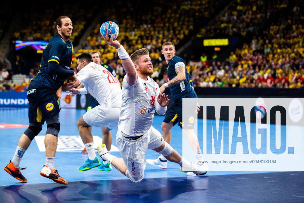Kim Ekdahl Du Rietz of Sweden and Maciej Gebala of Poland during the EHF European Handball Championship match between Sweden and Poland on January 14, 2020 in Gothenburg Photo Michael Erichsen BILDBYRAN Cop 89 bbeng handball handball handball handball em 2020 european mens handball championship 2020 em 2020 handballs em 2020 ehf euro 2020 sweden sweden poland poland,