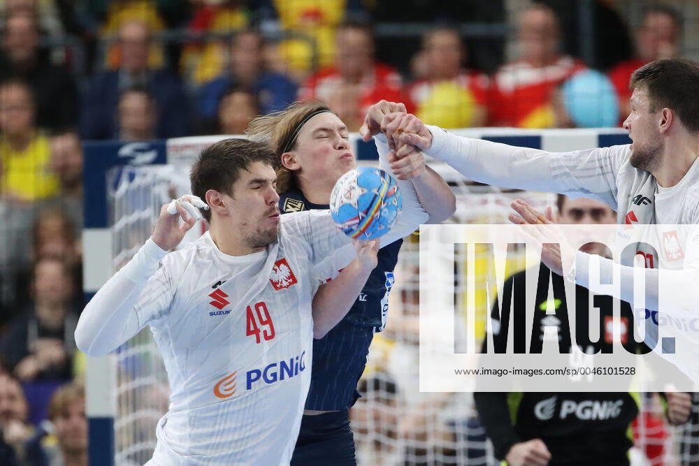 Poland s Piotr Chrapkowski and Sweden s Valter Chrintz battles for the ball during the Men s European Handball Championship, preliminary round Group F, match between Poland and Sweden at Scandinavium in Gothenburg, Sweden, on Tuesday Jan 14, 2020 Photo Adam Ihse TT code 9200 GOTHENBURG SWEDEN