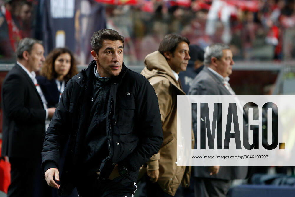 SL Benfica head coach Bruno Lage looks on during the Portuguese Cup match between SL Benfica and Rio Ave FC at Estadio da Luz on January 14, 2020 in Lisbon, Portugal Photo Valter Gouveia