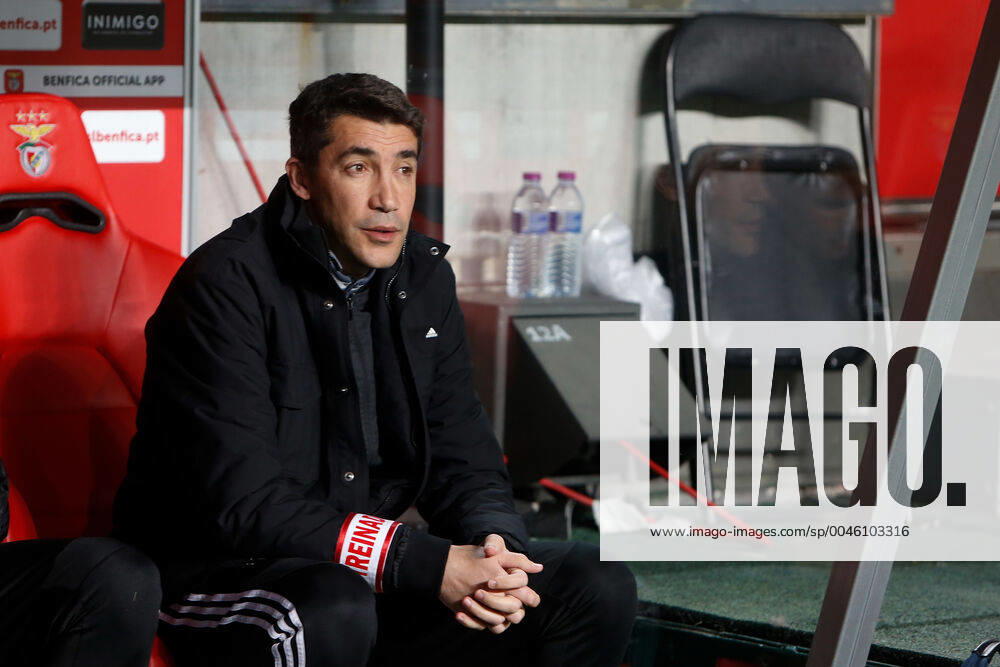SL Benfica head coach Bruno Lage looks on during the Portuguese Cup match between SL Benfica and Rio Ave FC at Estadio da Luz on January 14, 2020 in Lisbon, Portugal Photo Valter Gouveia