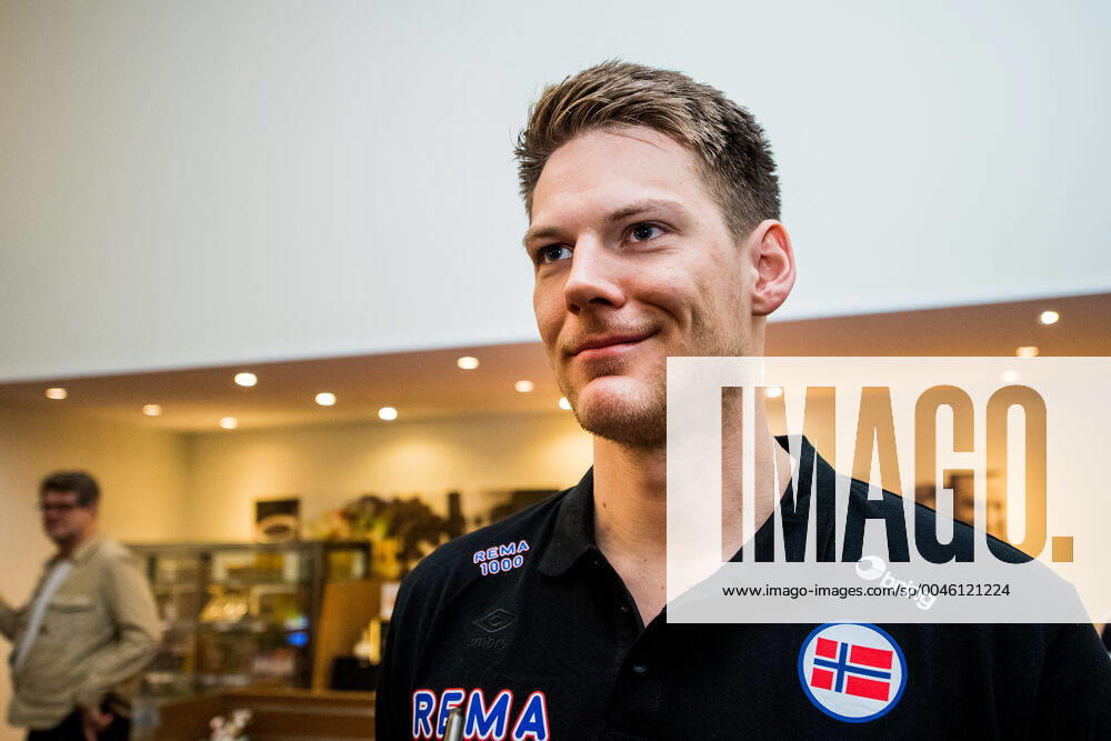 Goalkeeper Torbjorn Bergerud was interviewed by the media during a press meeting with Norway during the EHF European Handball Championship on January 16, 2020 in Malmö Photo Ludvig Thunman BILDBYRAN code LT 35703 bbeng ehf euro 2020 em 2020 european mens handball championship 2020 handball handball handball em 2020 handball handball em 2020 norway norge press meeting press meeting,
