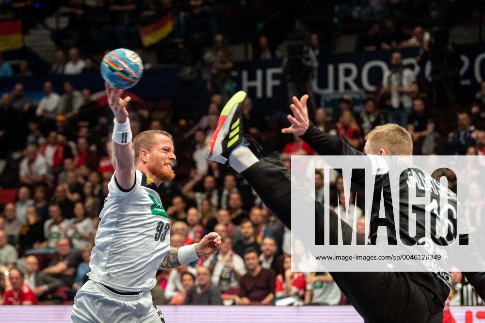 Handball Vienna 16 01 2020 European Championship EM Intermediate round main round Belarus BLR Germany GER Patrick Zieker Germany, No 93 SALDATSENKA Viachaslau Belarus, TW, No 16