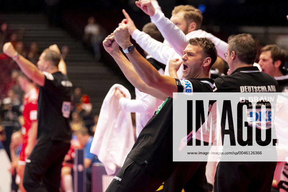 Christian Prokop Coach, Germany is happy to celebrate Belarus vs. Germany, Handball, Main Round, EHF Euro 2020, 16 01 20 Vienna Vienna Vienna Austria