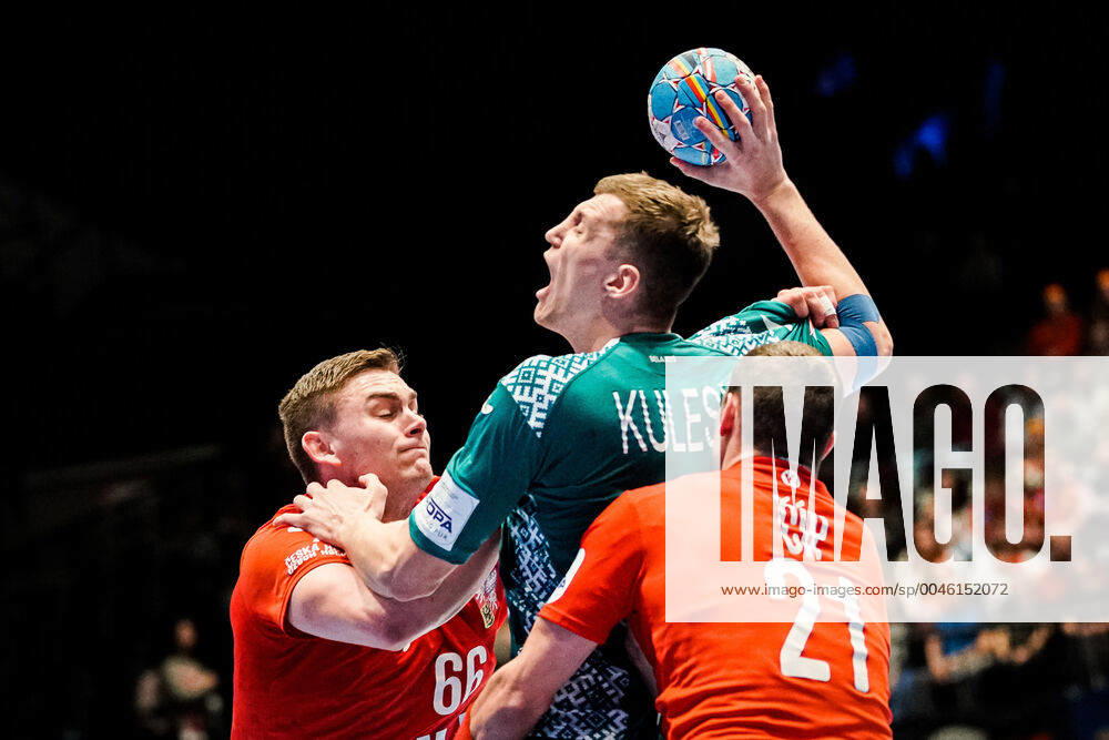 Wiener Stadthalle, Vienna, AUT, EHF Euro 2020, Belarus vs. Czech Republic, main round, group I, in picture v l Stepan Zeman CZE , Uladzislau Klesh BLR , Tomas Cip CZE f l Stepan Zeman CZE Uladzislau Klesh BLR Tomas Cip CZE during the EHF 2020 European Handball Championship, main round group I match between Belarus and Czech Republic at the Wiener Stadthalle in Vienna, Austria on 2020 01 18 Vienna EP_sro
