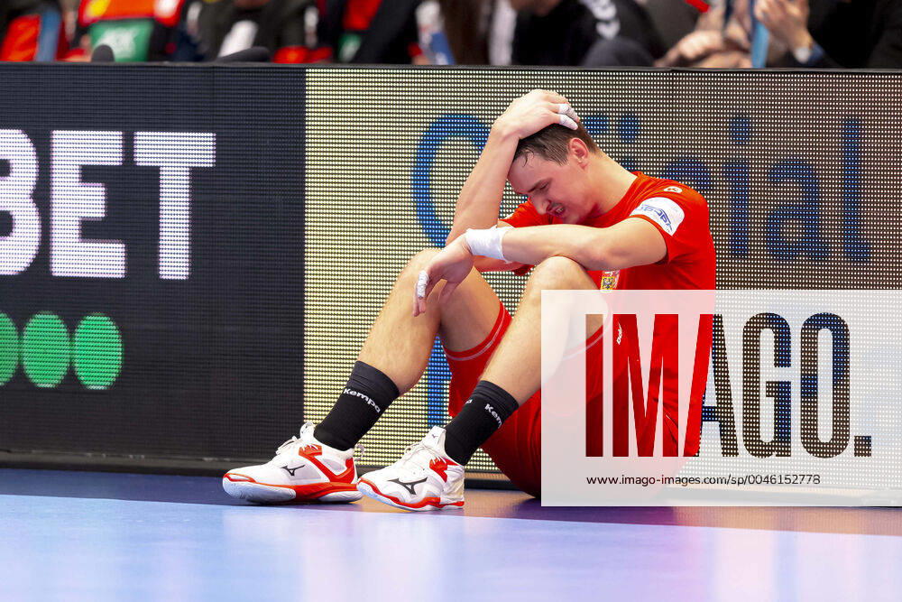 Stanislav Kasparek Nr 17, Czech Republic is depressed depressed disappointed after the defeat Belarus vs. Czech Republic, Handball, main round, EHF Euro 2020, 18 01 20 Vienna Vienna Austria