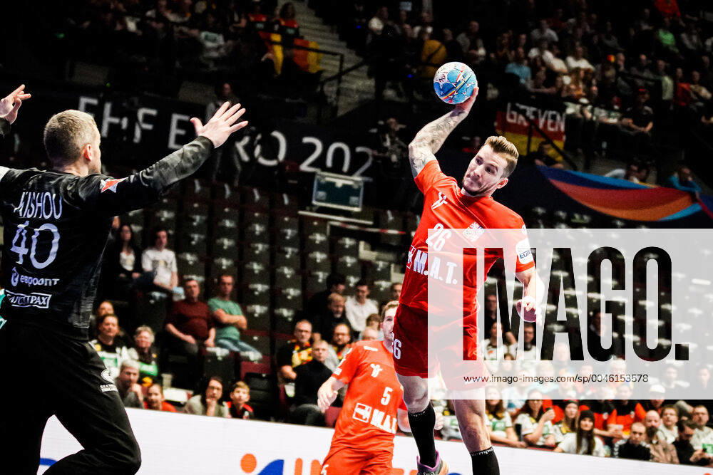 Wiener Stadthalle, Vienna, AUT, EHF Euro 2020, Belarus vs. Czech Republic, main round, group I, in picture v l Aliaksei Kishou BLR , Marek Vanco CZE f l Aliaksei Kishou BLR Marek Vanco CZE during the EHF 2020 European Handball Championship, main round group I match between Belarus and Czech Republic at the Wiener Stadthalle in Vienna, Austria on 2020 01 18 Vienna EP_sro