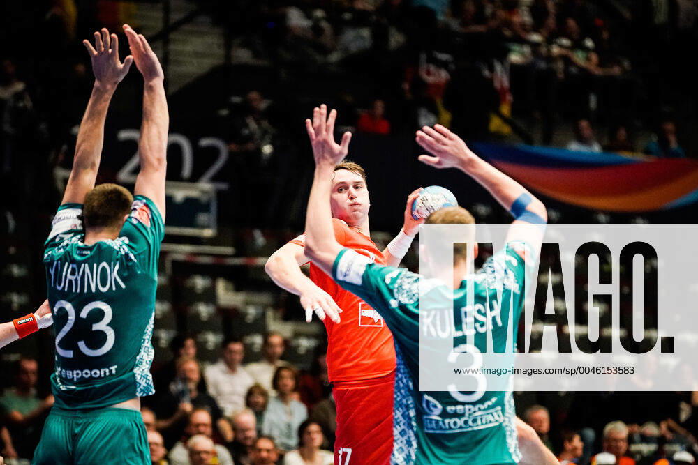 Wiener Stadthalle, Vienna, AUT, EHF Euro 2020, Belarus vs. Czech Republic, main round, group I, in picture v l Andrei Yurynok BLR , Stanislav Kasparek CZE , Uladzislau Klesh BLR f l Andrei Yurynok BLR Stanislav Kasparek CZE Uladzislau Klesh BLR during the EHF 2020 European Handball Championship, main round group I match between Belarus and Czech Republic at the Wiener Stadthalle in Vienna, Austria on 2020 01 18 Vienna EP_sro