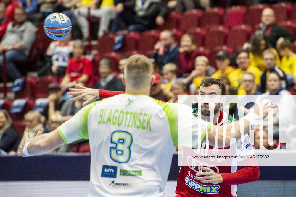 Zoltan Szita of Hungary during the EHF European Handball Championship match between Slovenia and Hungary on January 19, 2020 in Malmö Photo Ludvig Thunman BILDBYRAN code LT 35708 bbeng ehf euro 2020 em 2020 european mens handball championship 2020 handball handball handballs em 2020 handball handball em 2020 Slovenia Slovenia Hungary Hungary,
