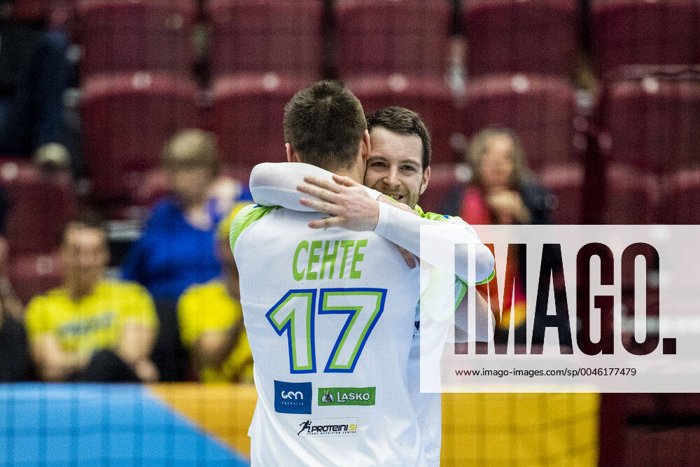 Nejc Cehte and Miha Zarabec of Slovenia celebrate during the EHF European Handball Championship match between Slovenia and Hungary on January 19, 2020 in Malmö Photo Ludvig Thunman BILDBYRAN code LT 35708 bbeng ehf euro 2020 em 2020 european mens handball championship 2020 handball handball handballs em 2020 handball handball em 2020 Slovenia Slovenia Hungary Hungary celebration celebration,