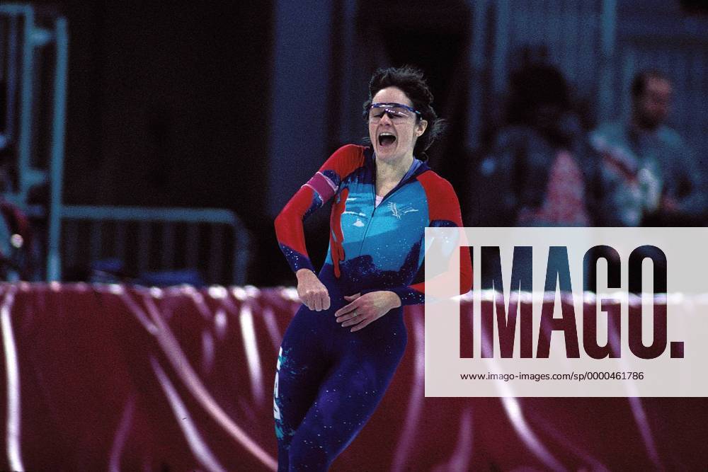 Bonnie Blair (USA) - Jubel Eisschnellauf OS Winter Damen Olympische Winterspiele 1994, Olympia, Olympiade, Spiele, Eisschnelllauf, Eisschnellaufen, Vdia Einzelbild Lillehammer Freude, Begeisterung,