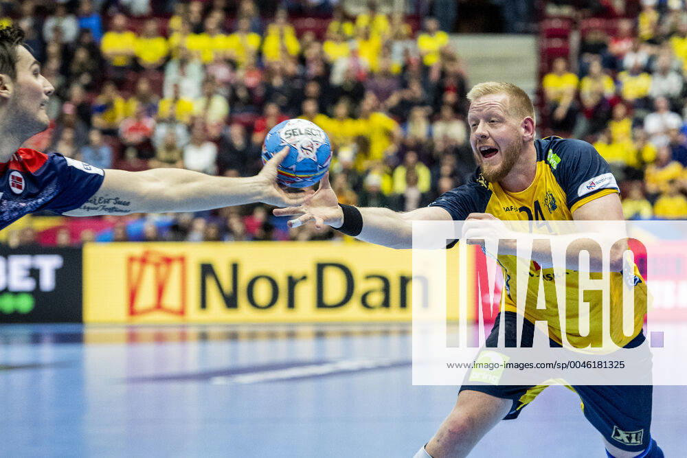 Jim Gottfridsson of Sweden during the EHF European Handball Championship match between Norway and Sweden on January 19, 2020 in Malmö Photo Ludvig Thunman BILDBYRAN code LT 35713 bbeng ehf euro 2020 em 2020 european mens handball championship 2020 handball handball handballs em 2020 handball handball em 2020 sweden sweden norge norway,
