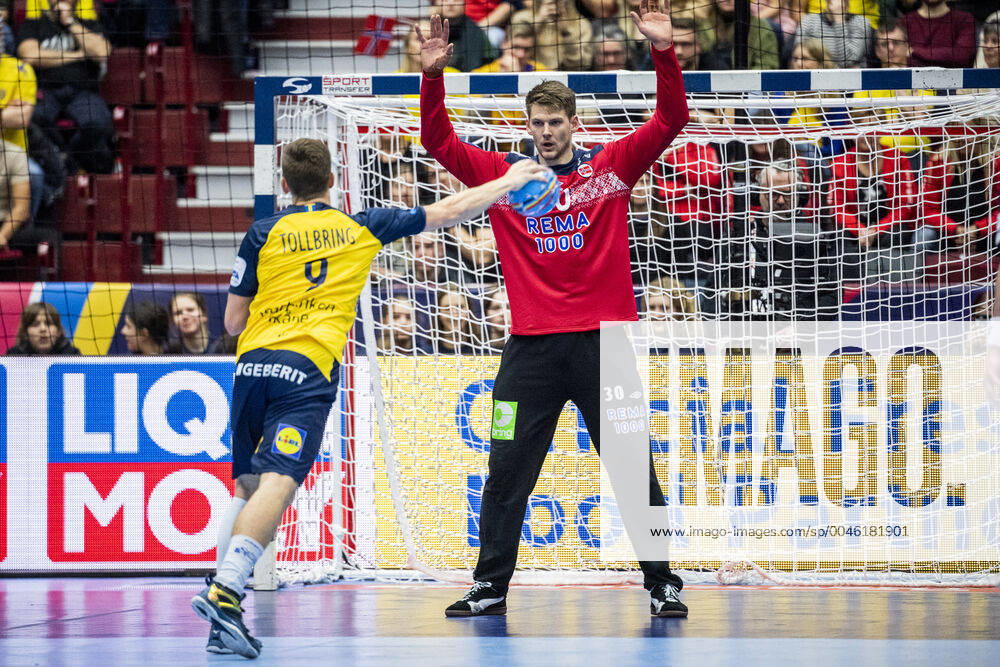 Jerry Tollbring of Sweden and goalkeeper Torbjorn Bergerud of Norway during the EHF European Handball Championship match between Norway and Sweden on January 19, 2020 in Malmö Photo Ludvig Thunman BILDBYRAN code LT 35713 bbeng ehf euro 2020 em 2020 european mens handball championship 2020 handball handball handballs em 2020 handball handball em 2020 sweden sweden norge norway,