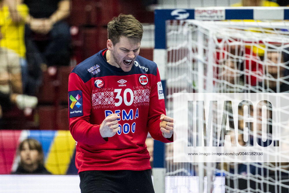 goalkeeper Torbjorn Bergerud of Norway celebrates during the EHF European Handball Championship match between Norway and Sweden on January 19, 2020 in Malmö Photo Ludvig Thunman BILDBYRAN code LT 35713 bbeng ehf euro 2020 em 2020 european mens handball championship 2020 handball handball handballs in 2020 handball handball em 2020 sweden sweden norway jubilee celebration,