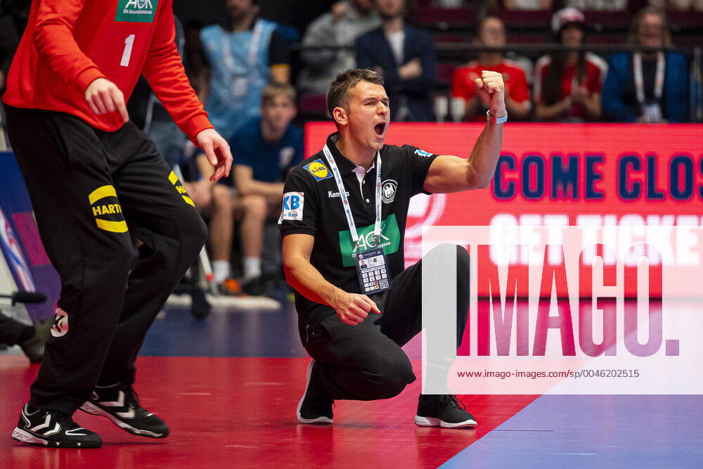 Handball, Men EM 2020, Main Round, Group 1, Austria Germany Coach Christian Prokop Germany Cheers Joy Emotion Vienna Stadthalle Vienna Austria