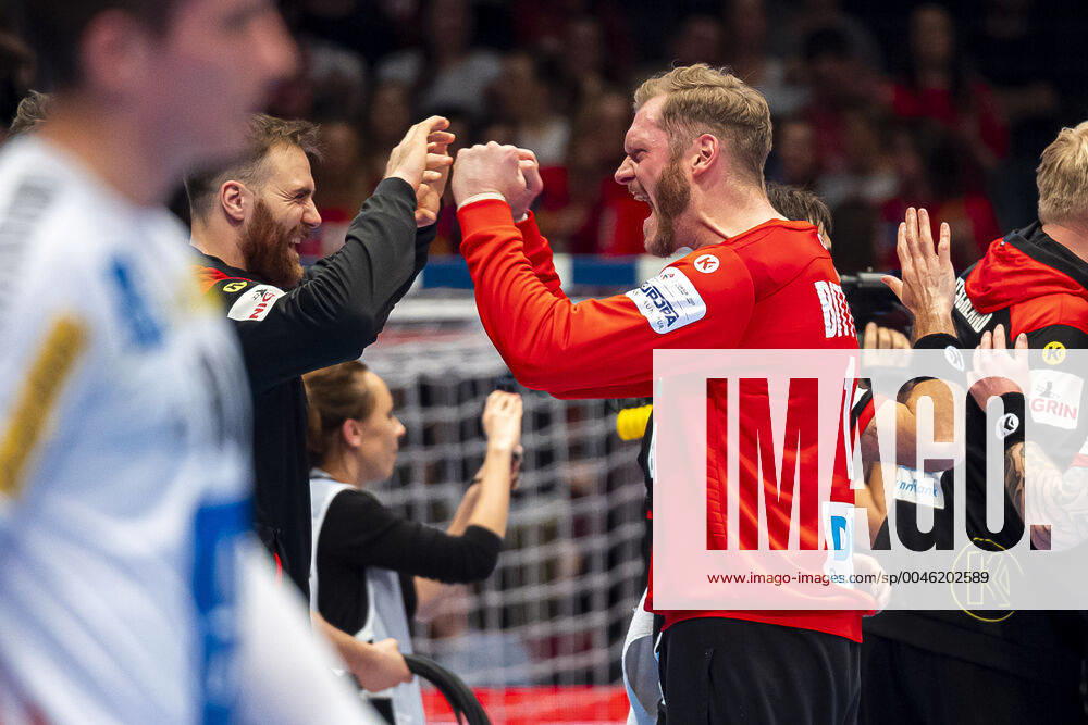 Handball, Men EM 2020, Main Round, Group 1, Austria Germany Goalkeeper Andreas Wolff Germany Kielce , Johannes Bitter Germany TVB Stuttgart Final Cheers Final Cheers Emotion Joy Vienna Stadthalle Vienna Austria