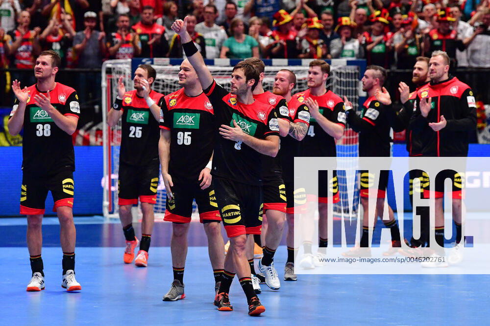 European Handball Championship Main Round, 20 01 2020, Austria Germany, Stadthalle, Vienna Uwe Gensheimer Germany, 3 thanks the fans cheering victory emotions, 20 01 2020, Vienna Austria, Handball, Tournament, European Championship 2020