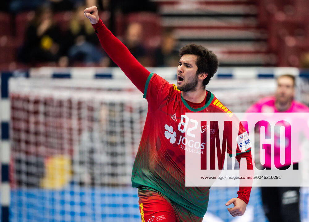 Luis Frade of Portugal celebrates during the EHF European Handball Championship match between Portugal and Slovenia on January 21, 2020 in Malmö Photo Ludvig Thunman BILDBYRAN code LT 35714 bbeng ehf euro 2020 em 2020 european mens handball championship 2020 handball handball handballs em 2020 handball handball em 2020 portugal slovenia slovenia cheers,