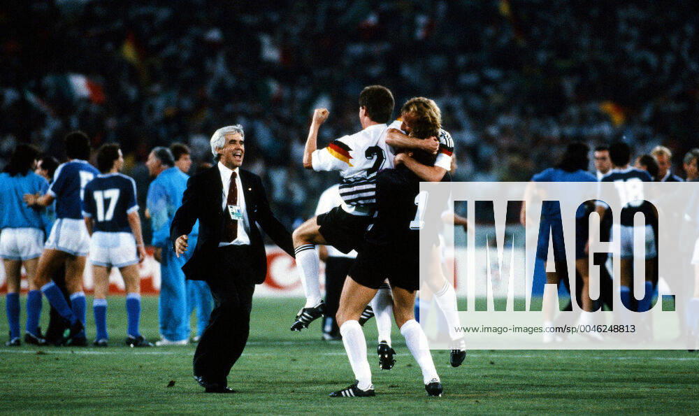 Germany Argentina Italy, Rome, 08 07 1990, Football, FIFA World Cup 1990 in Italy, Final, DFB Germany Argentina 1 0 v l Stefan Reuter, Andreas Brehme, Bodo Illgner all Germany