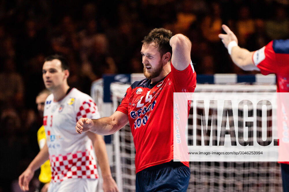 Christian O Sullivan of Norway in pain during the EHF European Handball Championship Semi final between Norway and Croatia on January 24, 2020 in Stockholm Photo Johanna Lundberg BILDBYRAN kod JL 136105 bbeng ehf euro 2020 em 2020 european mens handball championship 2020 handball handball handballs em 2020 handball handball em 2020 norway norway croatia croatia semifinal semi final depp injury,